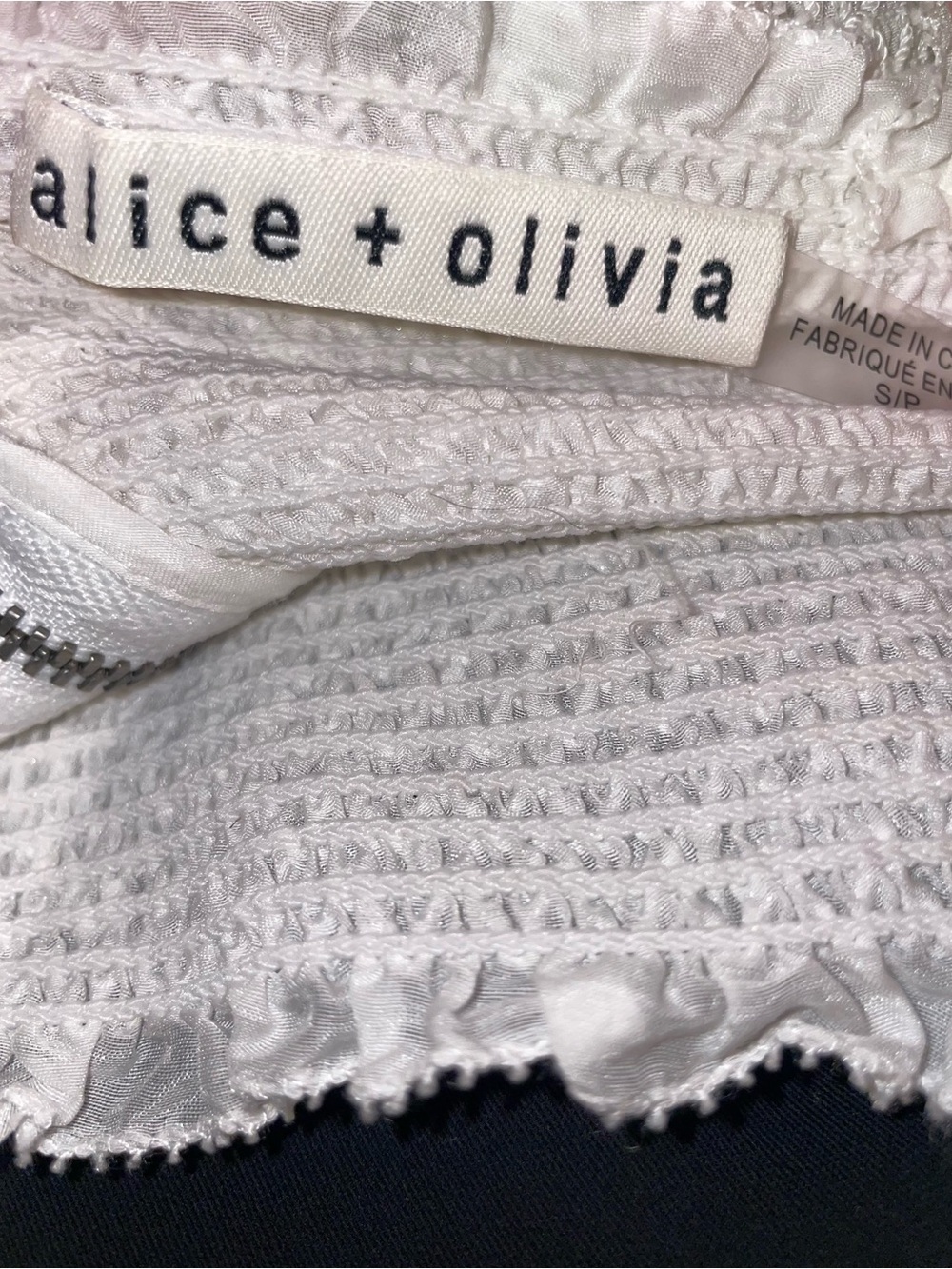 New! Alice + Olivia Penelope White Smocked Crop Tank Top 🤍 Small - Picture 9 of 10